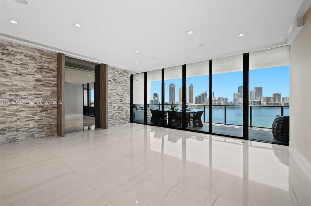 待售: $2,950,000 (3 贝兹, 4 浴室, 2750 平方英尺)