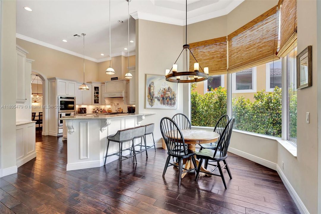 最近售出: $3,395,000 (5 贝兹, 5 浴室, 4636 平方英尺)