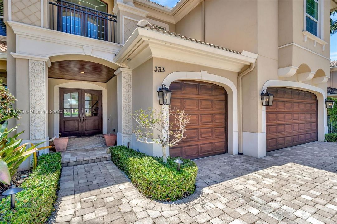 最近售出: $3,395,000 (5 贝兹, 5 浴室, 4636 平方英尺)