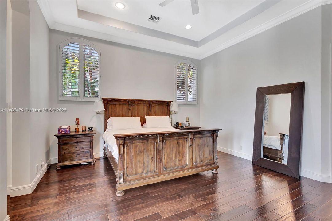 最近售出: $3,395,000 (5 贝兹, 5 浴室, 4636 平方英尺)