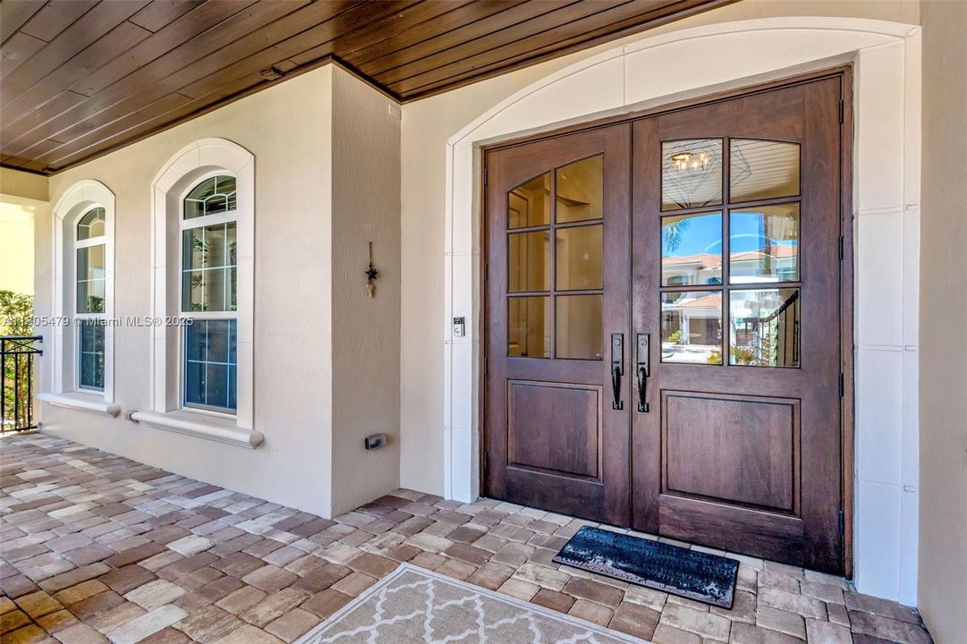 最近售出: $3,395,000 (5 贝兹, 5 浴室, 4636 平方英尺)