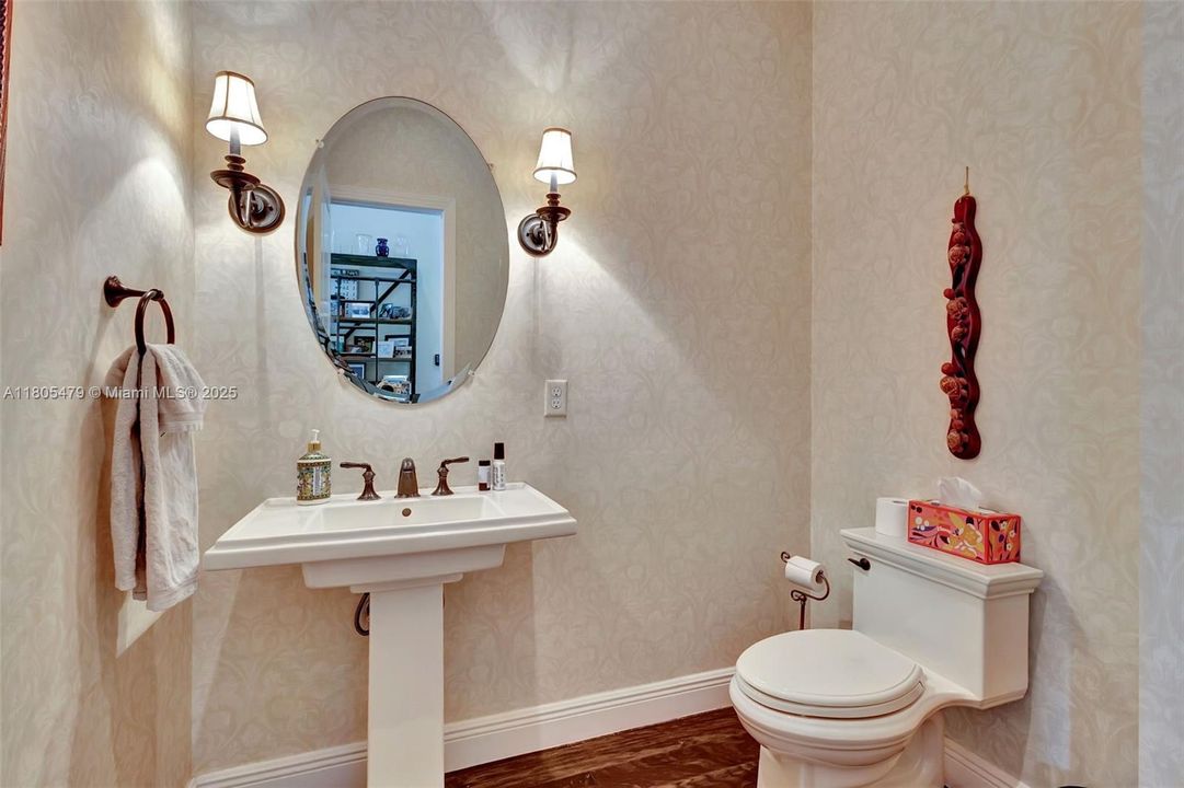 最近售出: $3,395,000 (5 贝兹, 5 浴室, 4636 平方英尺)