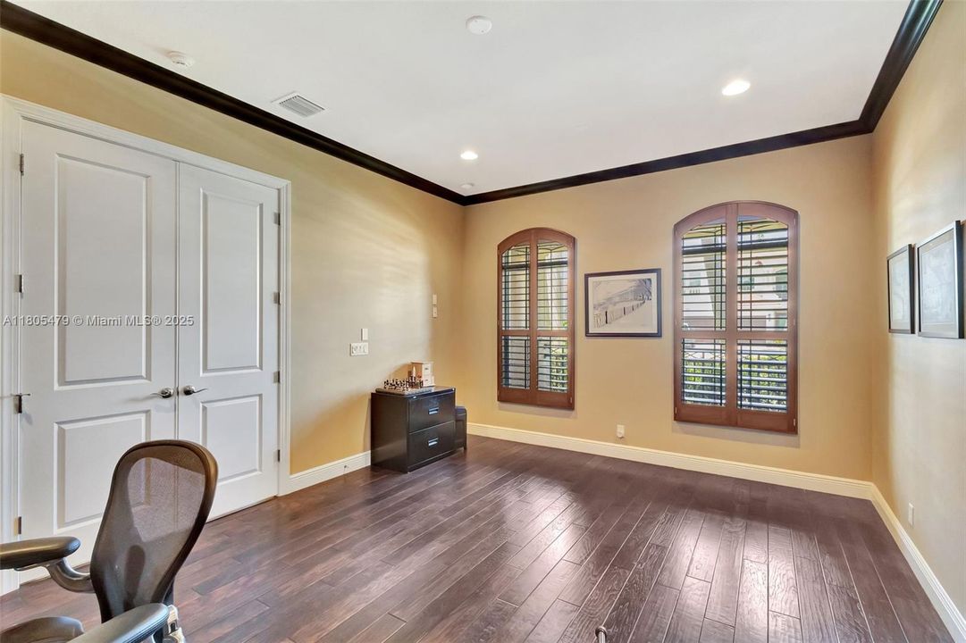 最近售出: $3,395,000 (5 贝兹, 5 浴室, 4636 平方英尺)