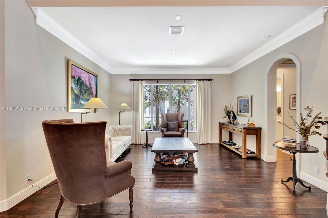 最近售出: $3,395,000 (5 贝兹, 5 浴室, 4636 平方英尺)