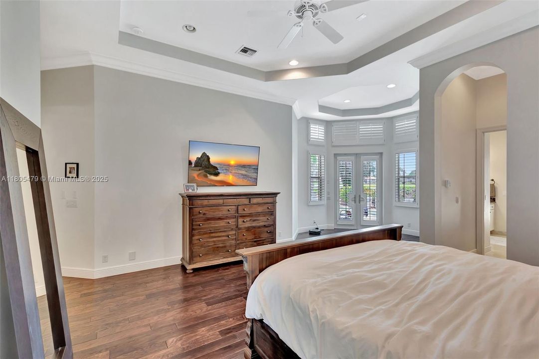 最近售出: $3,395,000 (5 贝兹, 5 浴室, 4636 平方英尺)