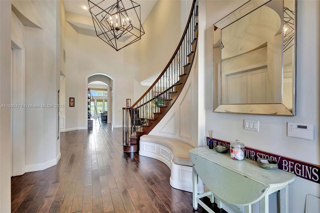 最近售出: $3,395,000 (5 贝兹, 5 浴室, 4636 平方英尺)