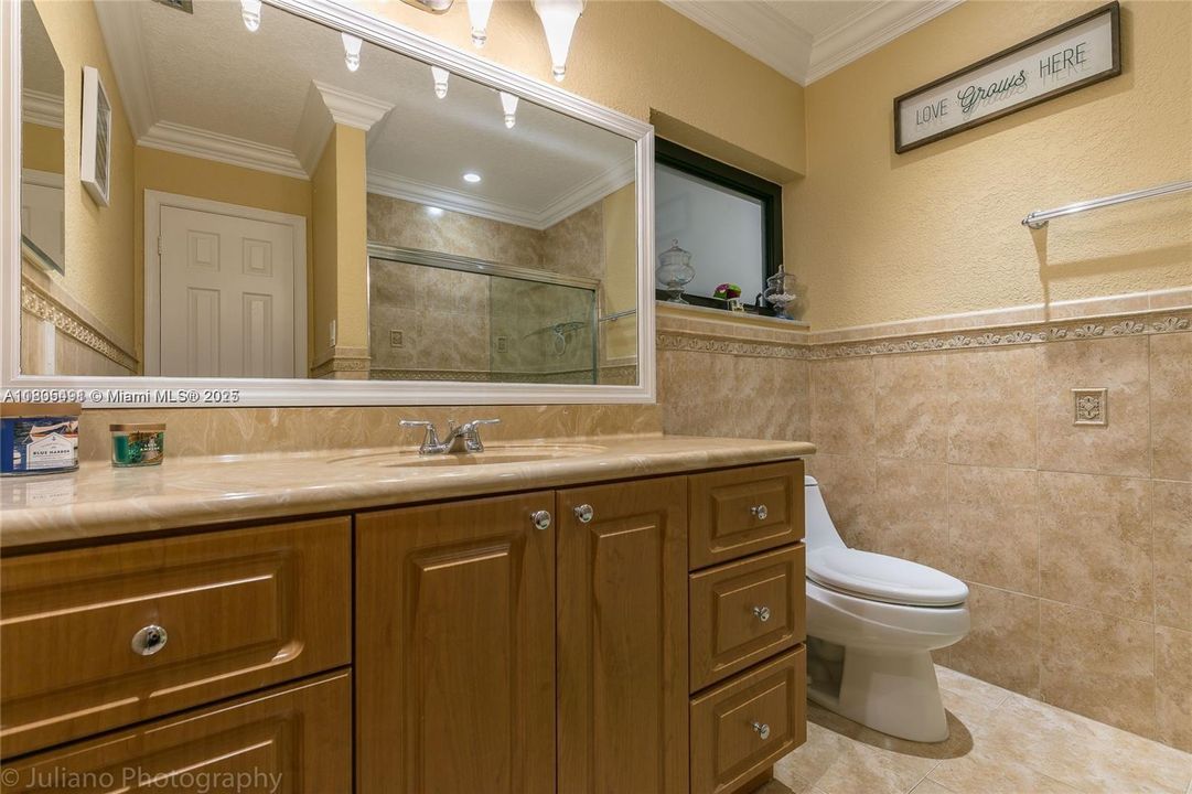 最近租的: $5,500 (4 贝兹, 3 浴室, 3113 平方英尺)