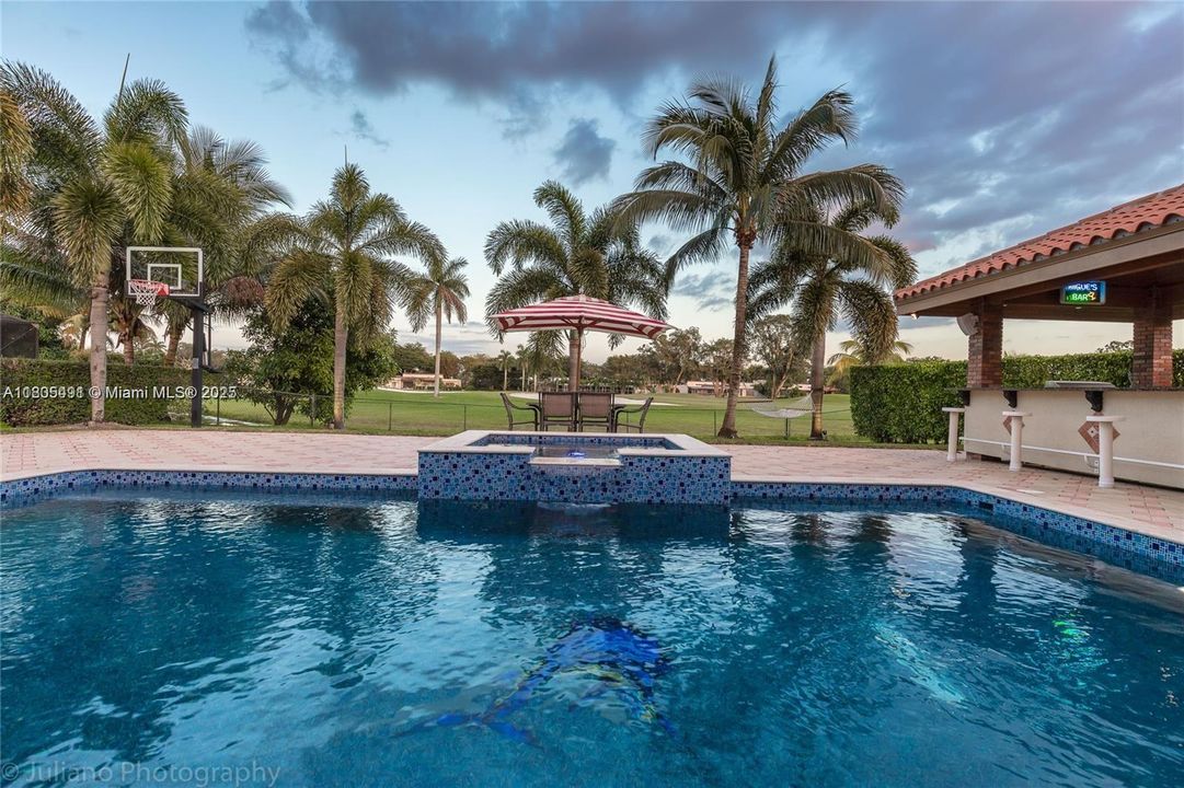 最近租的: $5,500 (4 贝兹, 3 浴室, 3113 平方英尺)