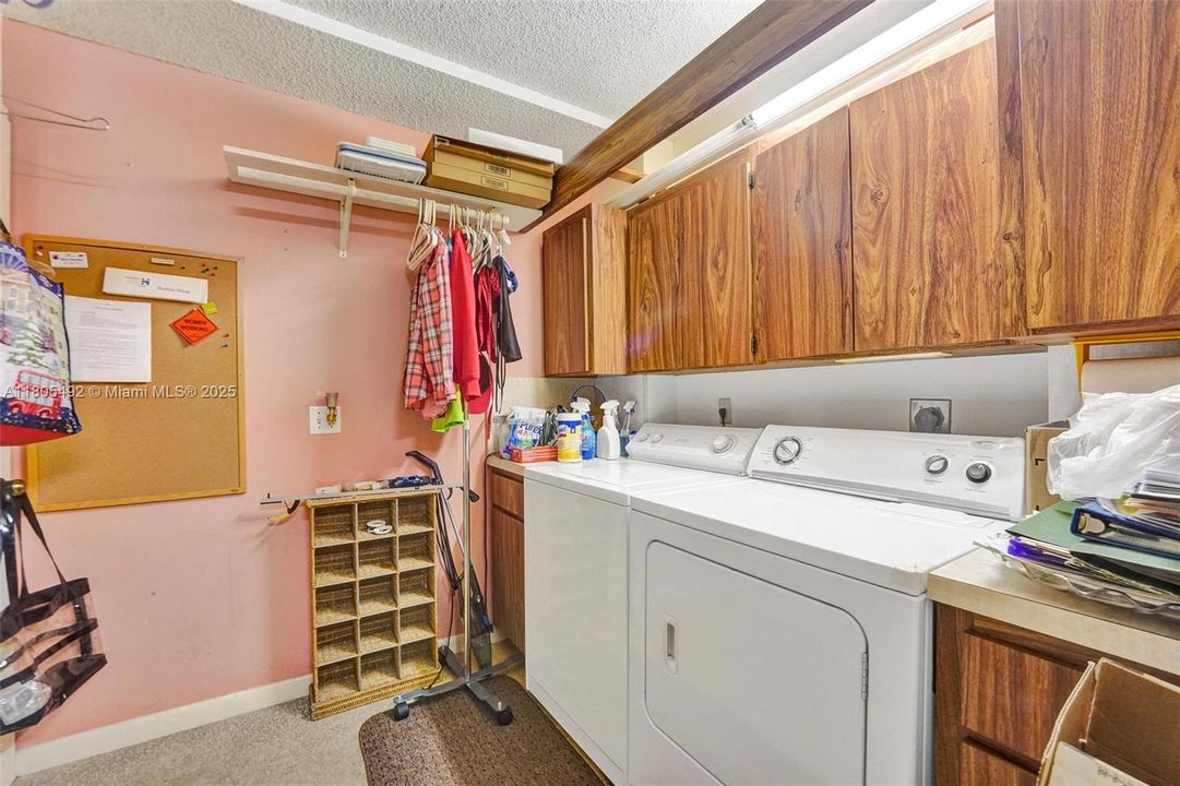 Недавно продано: $230,000 (2 спален, 2 ванн, 1385 Квадратных фут)