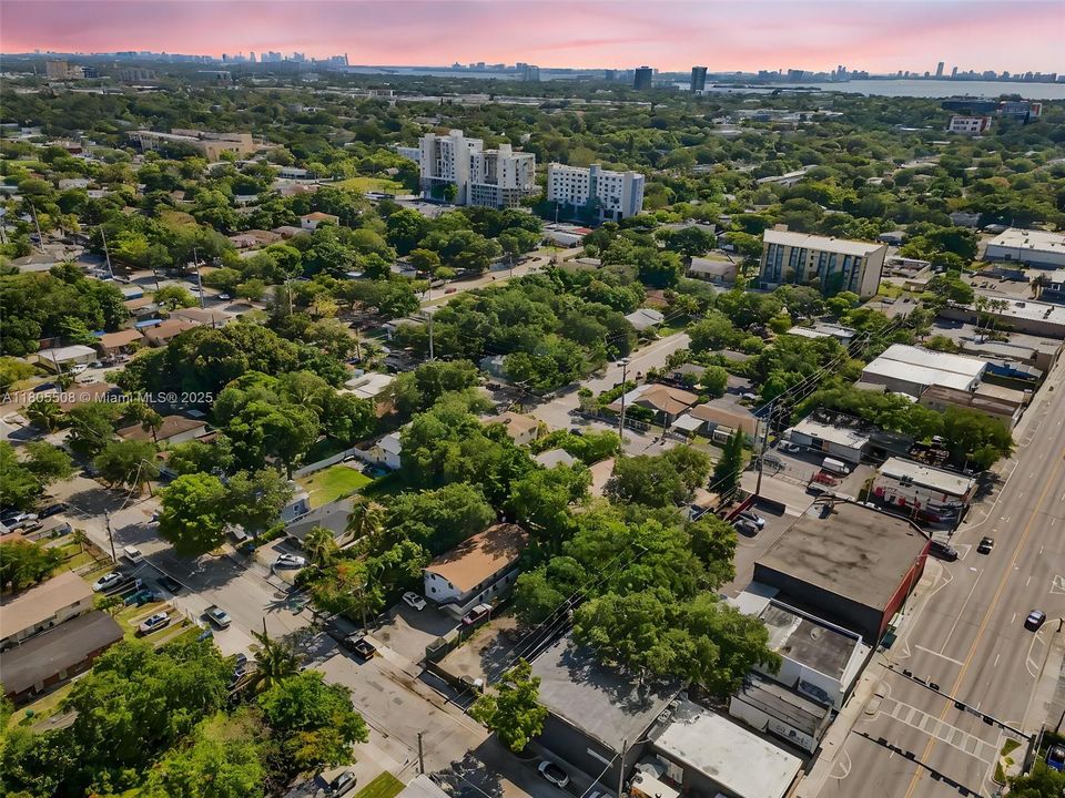 最近售出: $379,900 (2 贝兹, 1 浴室, 848 平方英尺)