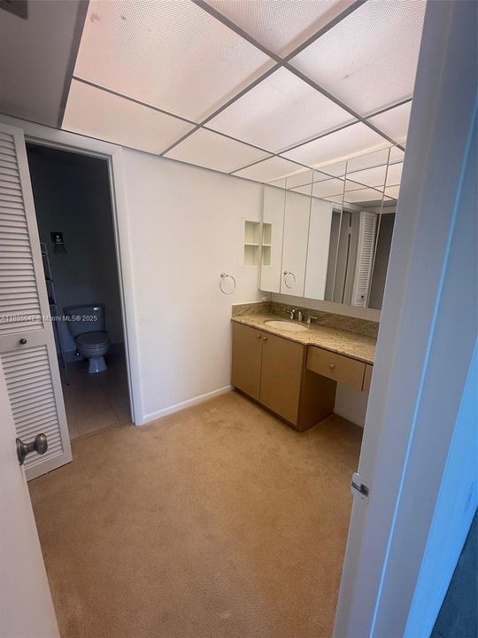 Vendido Recientemente: $1,770,000 (2 camas, 2 baños, 1800 Pies cuadrados)