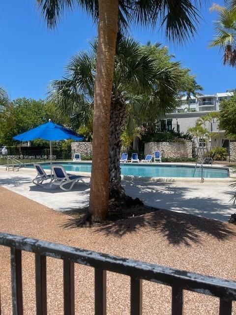 Vendido Recientemente: $1,770,000 (2 camas, 2 baños, 1800 Pies cuadrados)