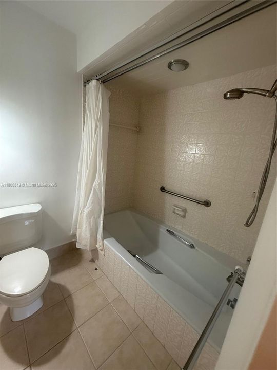 Vendido Recientemente: $1,770,000 (2 camas, 2 baños, 1800 Pies cuadrados)