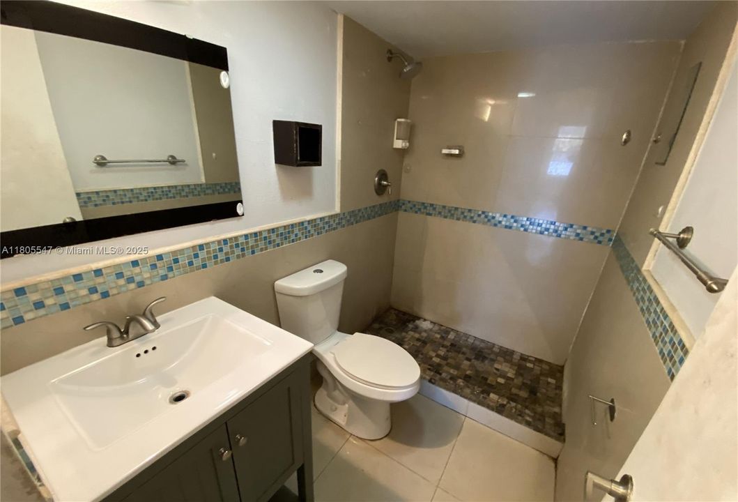 En Venta: $124,900 (1 camas, 1 baños, 714 Pies cuadrados)