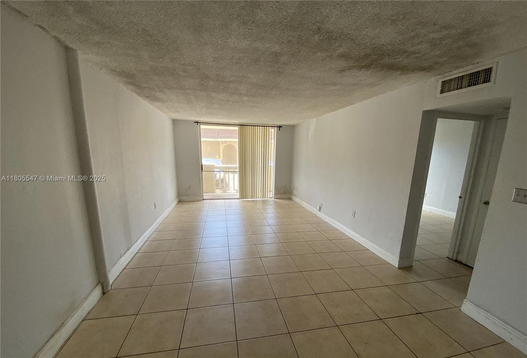 En Venta: $124,900 (1 camas, 1 baños, 714 Pies cuadrados)