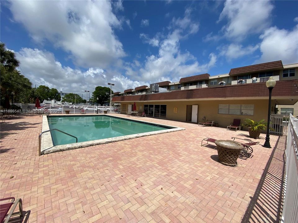 En Venta: $124,900 (1 camas, 1 baños, 714 Pies cuadrados)