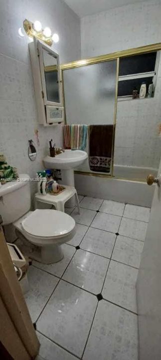 Недавно продано: $250,000 (0 спален, 1 ванн, 460 Квадратных фут)