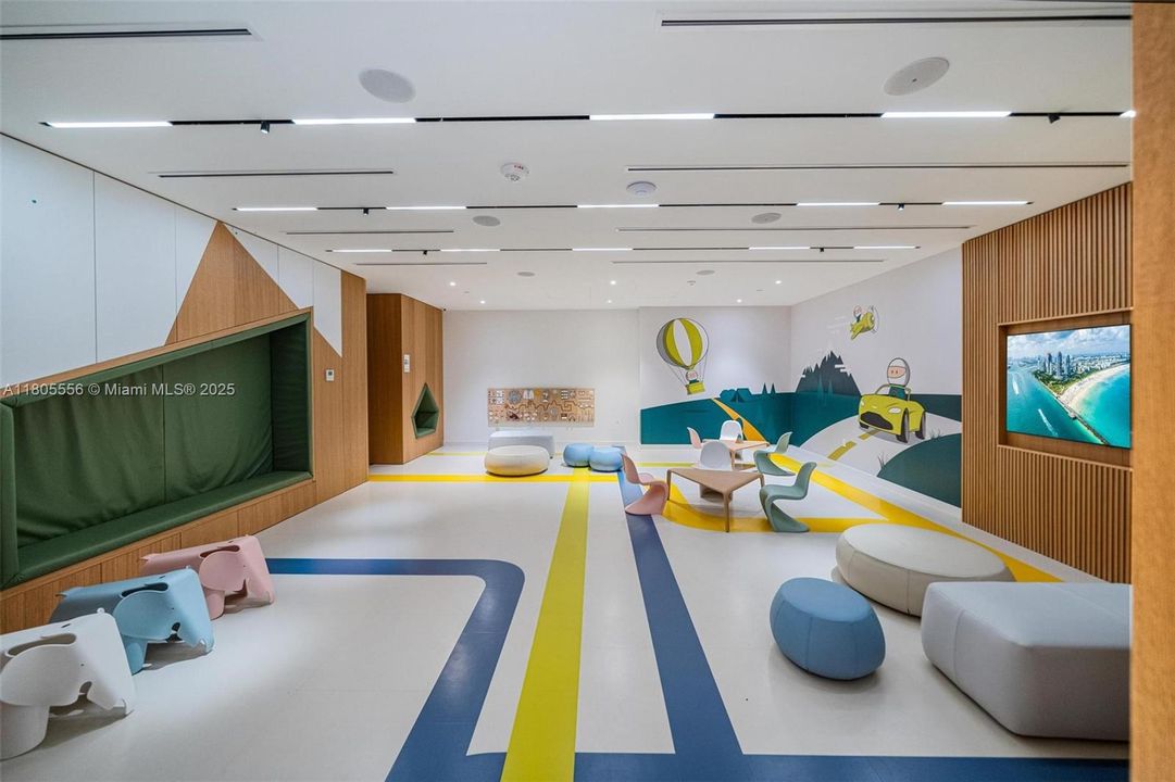 For Sale: $2,800,000 (2 beds, 3 baths, 1871 Square Feet)