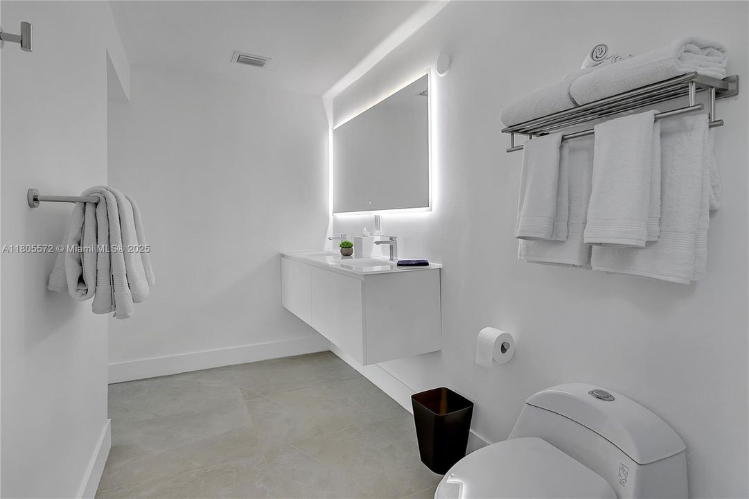 Activo con contrato: $850,000 (3 camas, 2 baños, 1210 Pies cuadrados)