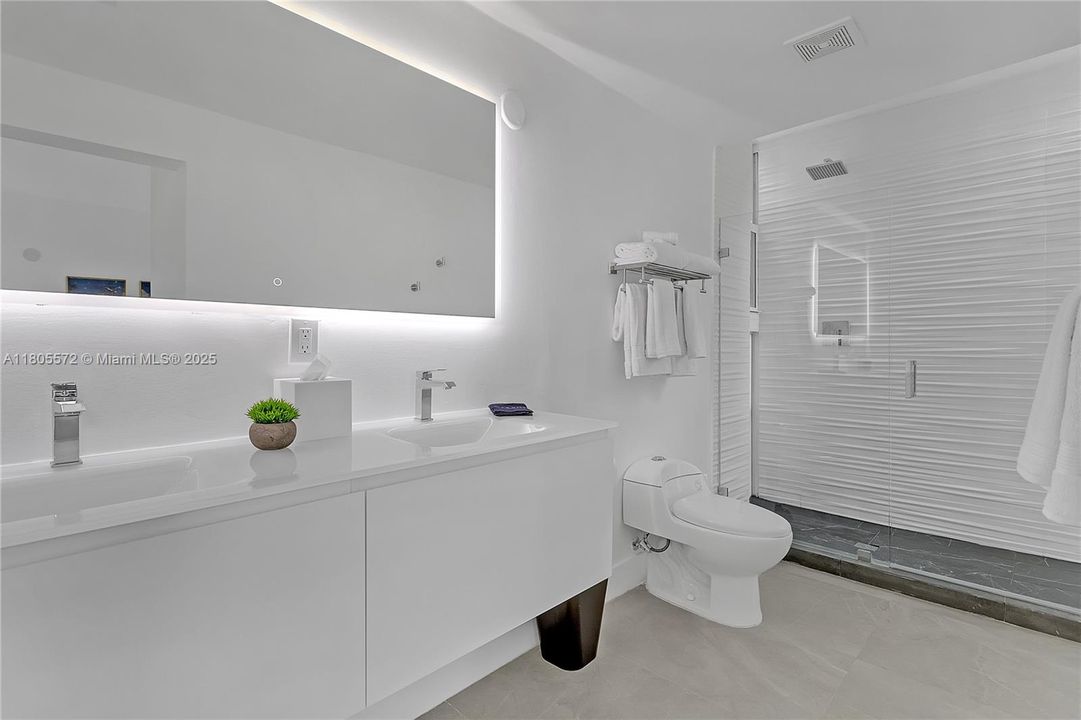 Activo con contrato: $850,000 (3 camas, 2 baños, 1210 Pies cuadrados)