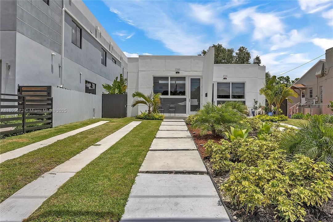 Activo con contrato: $850,000 (3 camas, 2 baños, 1210 Pies cuadrados)