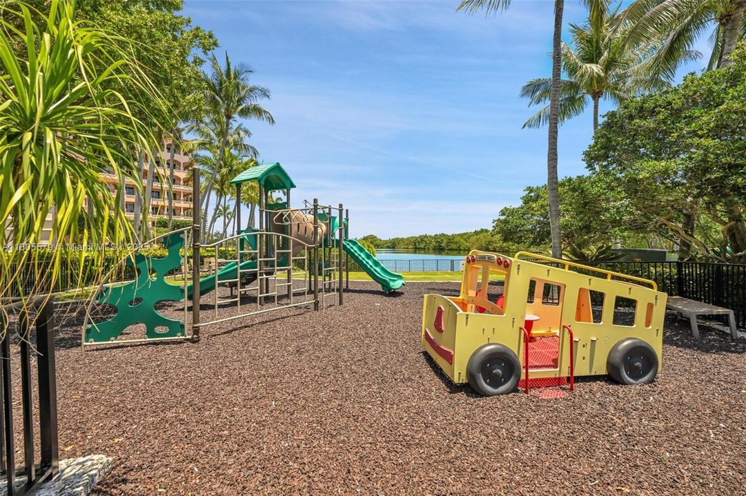 最近租的: $13,750 (3 贝兹, 3 浴室, 2980 平方英尺)