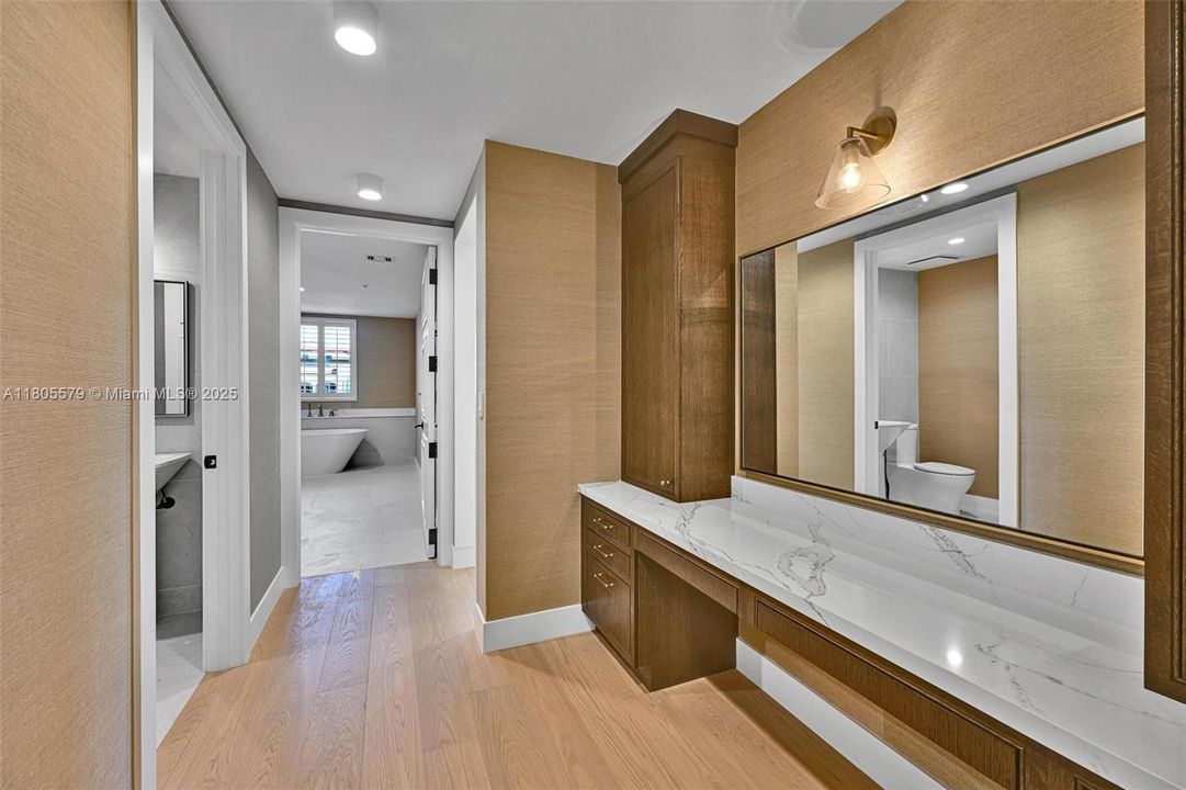 最近租的: $13,750 (3 贝兹, 3 浴室, 2980 平方英尺)