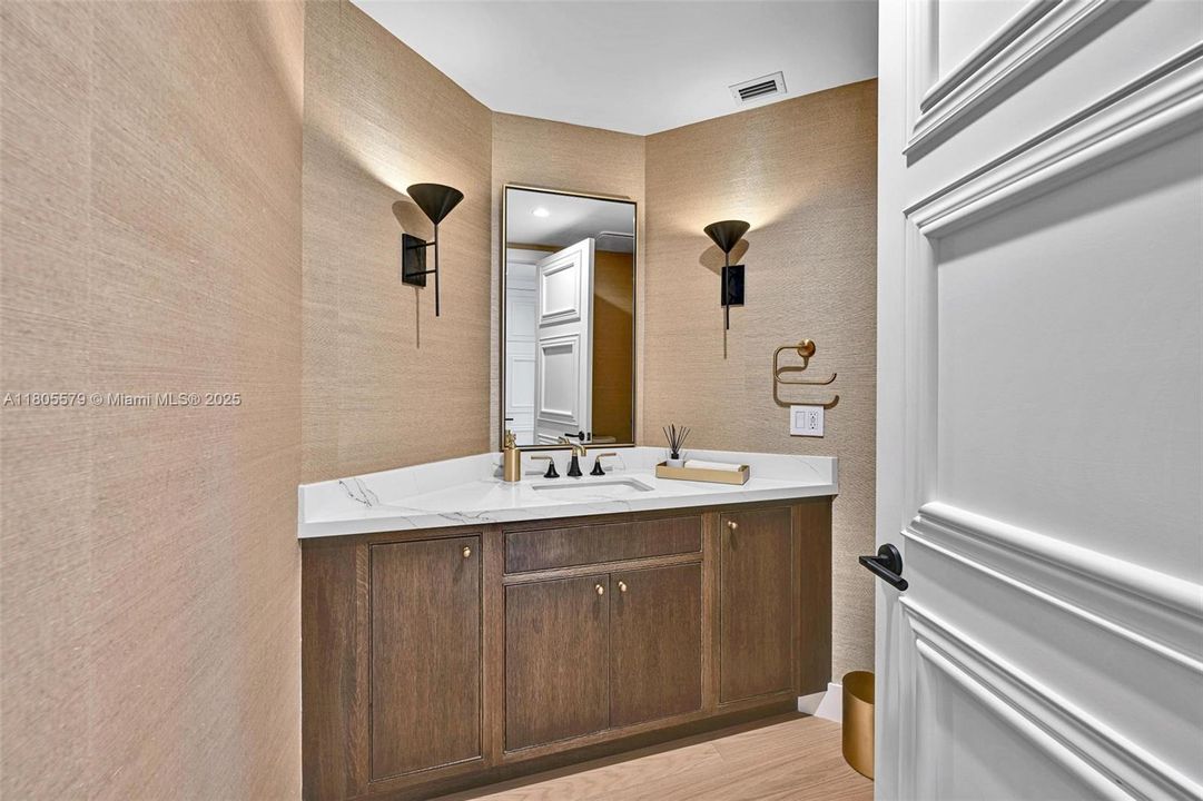 最近租的: $13,750 (3 贝兹, 3 浴室, 2980 平方英尺)