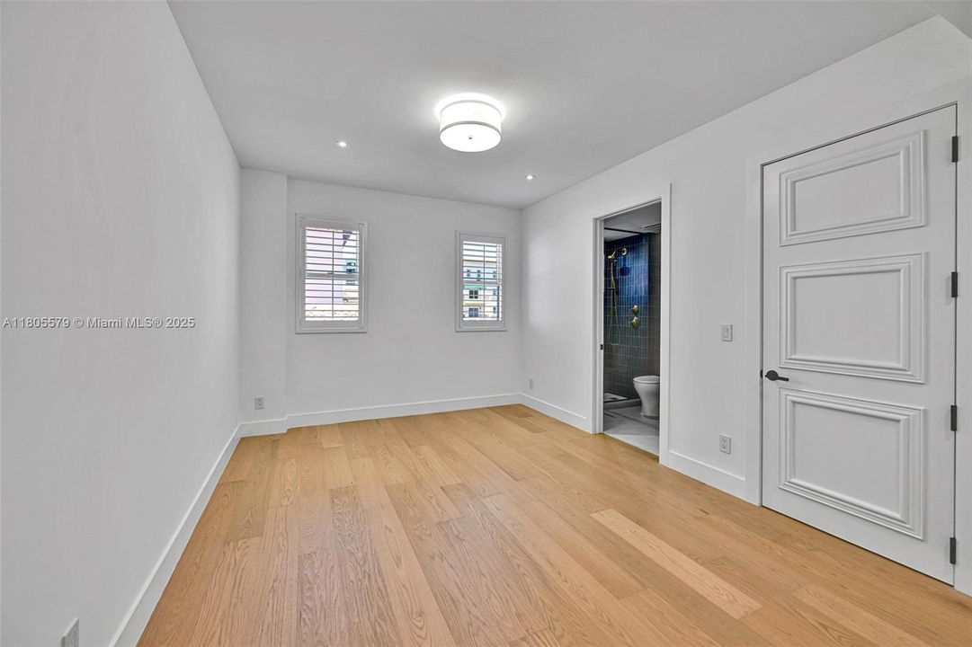 最近租的: $13,750 (3 贝兹, 3 浴室, 2980 平方英尺)