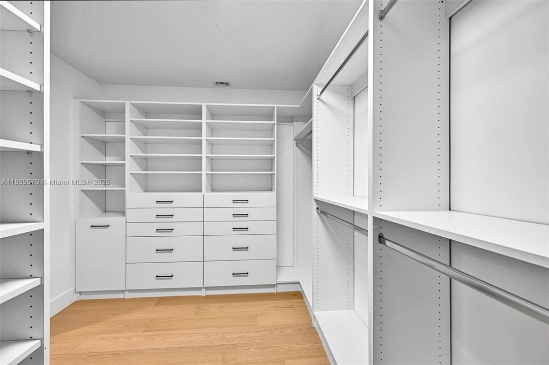 最近租的: $13,750 (3 贝兹, 3 浴室, 2980 平方英尺)