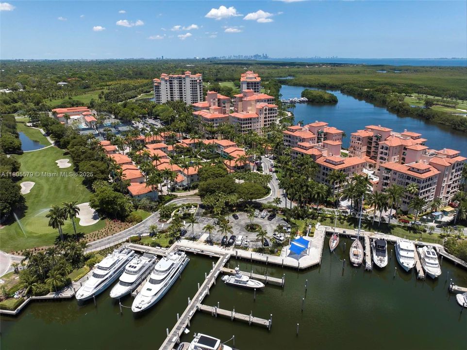 最近租的: $13,750 (3 贝兹, 3 浴室, 2980 平方英尺)