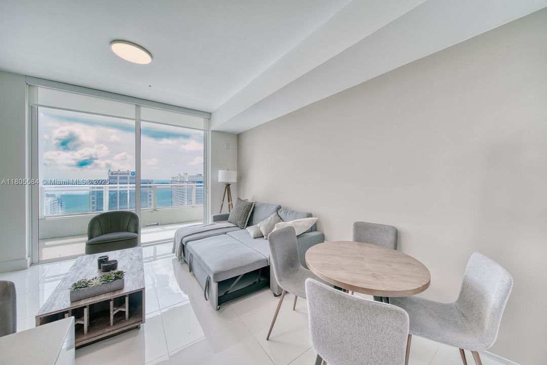 Recently Sold: $625,900 (1 beds, 1 baths, 830 Square Feet)