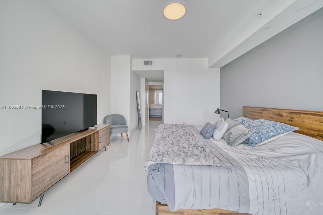 Recently Sold: $625,900 (1 beds, 1 baths, 830 Square Feet)