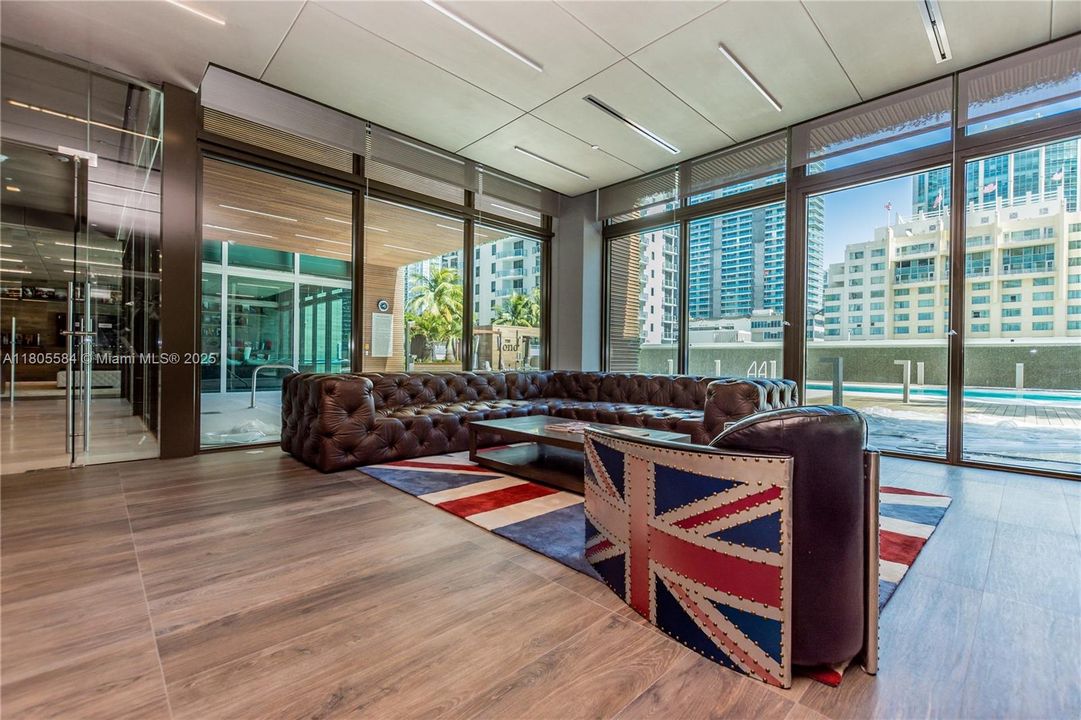 Recently Sold: $625,900 (1 beds, 1 baths, 830 Square Feet)