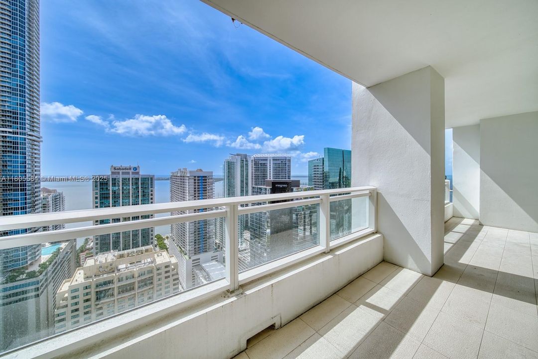 Recently Sold: $625,900 (1 beds, 1 baths, 830 Square Feet)