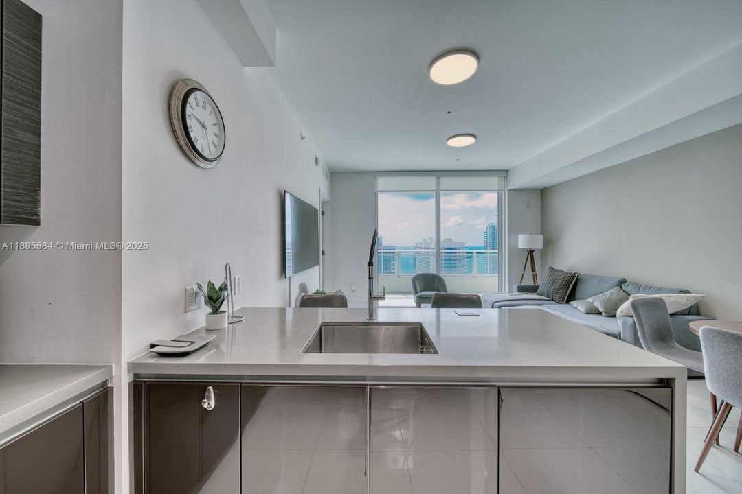 Recently Sold: $625,900 (1 beds, 1 baths, 830 Square Feet)