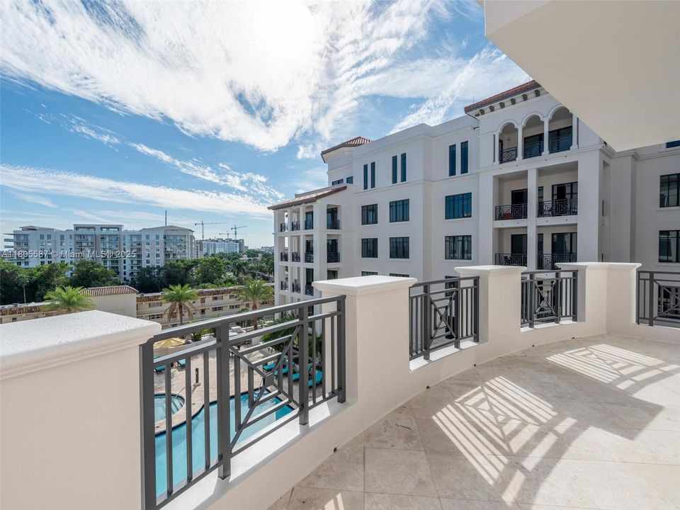 最近租的: $14,000 (3 贝兹, 3 浴室, 3039 平方英尺)