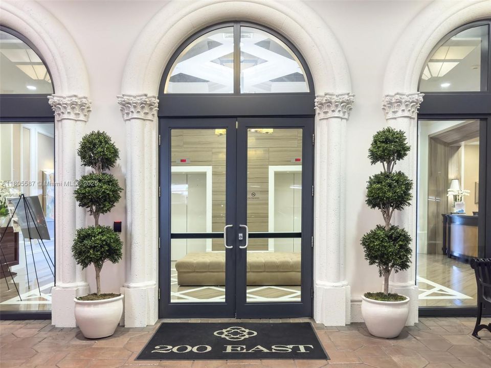 最近租的: $14,000 (3 贝兹, 3 浴室, 3039 平方英尺)