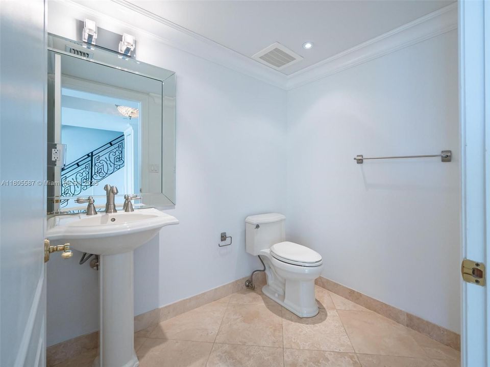 最近租的: $14,000 (3 贝兹, 3 浴室, 3039 平方英尺)