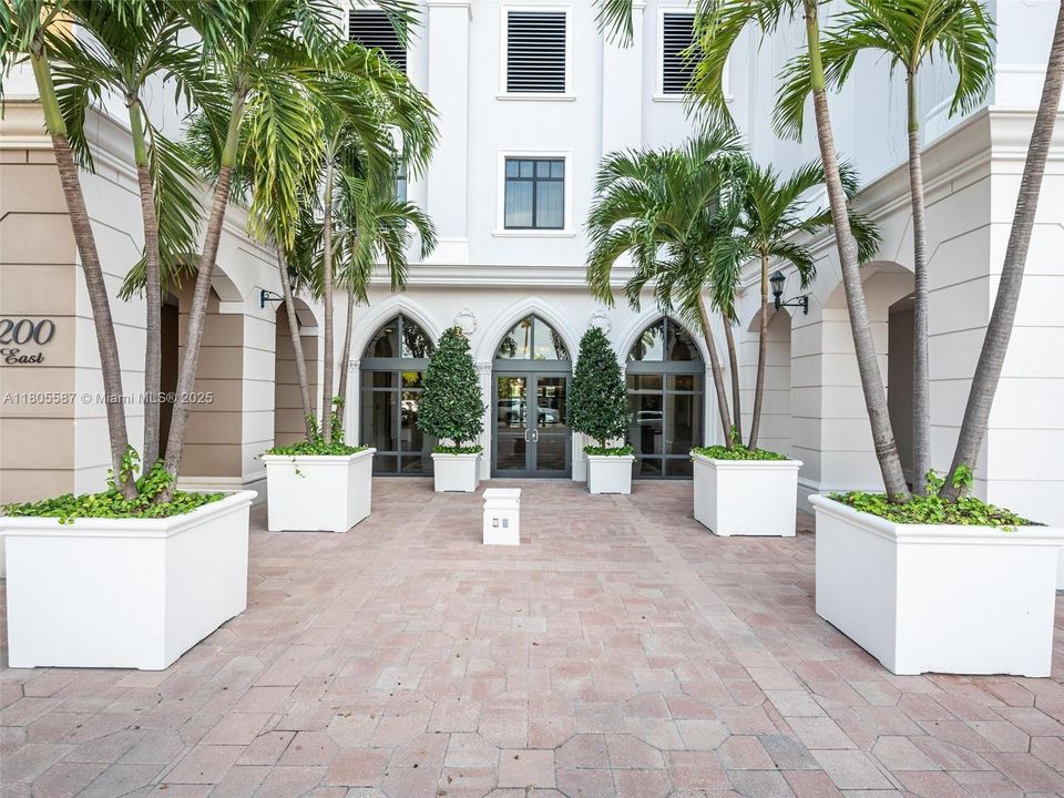 最近租的: $14,000 (3 贝兹, 3 浴室, 3039 平方英尺)