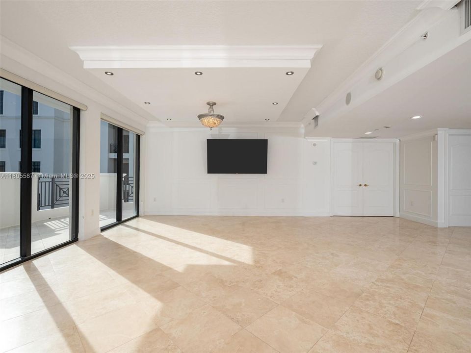 最近租的: $14,000 (3 贝兹, 3 浴室, 3039 平方英尺)