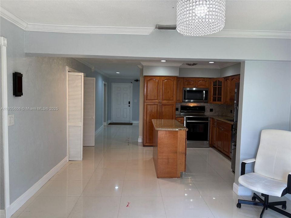 最近租的: $3,600 (4 贝兹, 2 浴室, 1680 平方英尺)