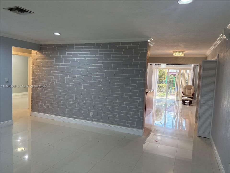 最近租的: $3,600 (4 贝兹, 2 浴室, 1680 平方英尺)