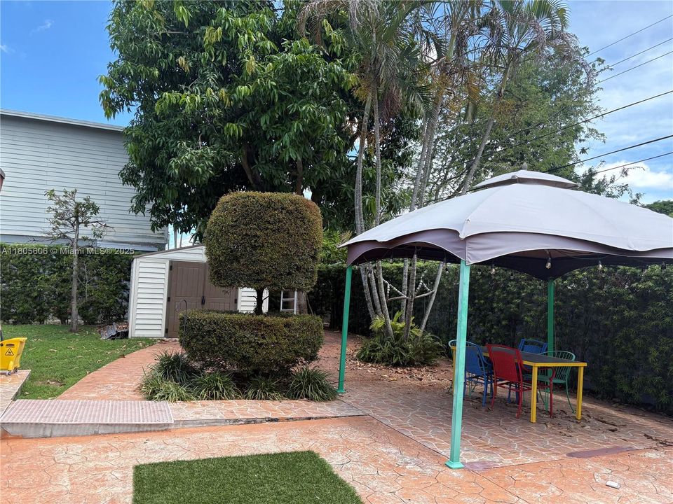 最近租的: $3,600 (4 贝兹, 2 浴室, 1680 平方英尺)