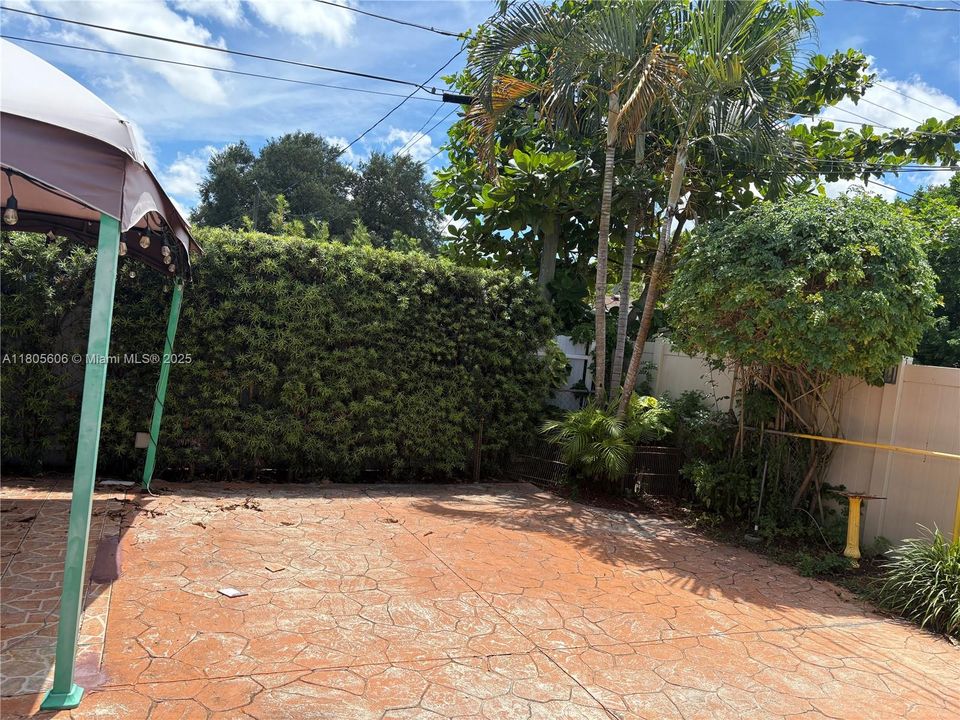 最近租的: $3,600 (4 贝兹, 2 浴室, 1680 平方英尺)