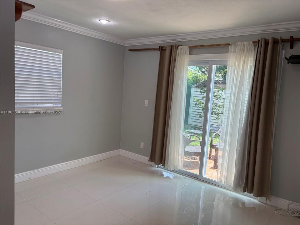 最近租的: $3,600 (4 贝兹, 2 浴室, 1680 平方英尺)