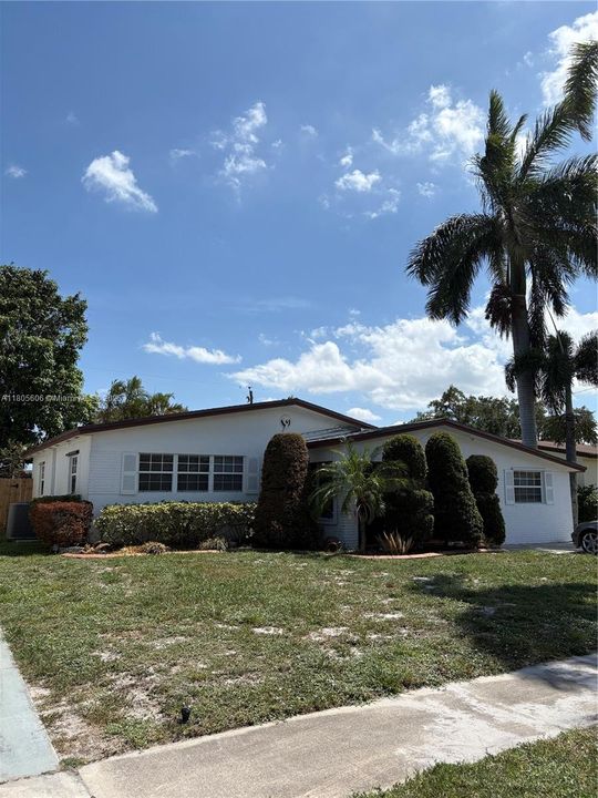 最近租的: $3,600 (4 贝兹, 2 浴室, 1680 平方英尺)