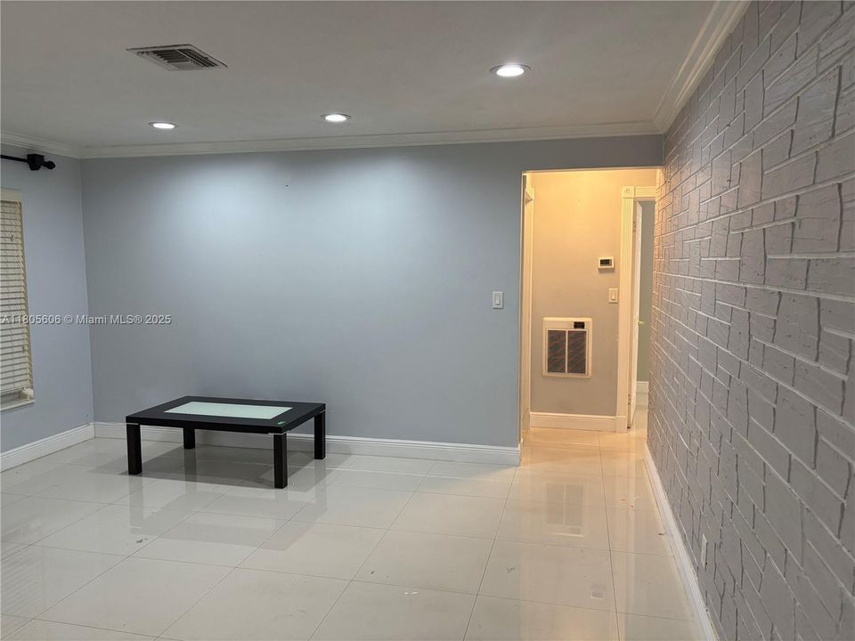 最近租的: $3,600 (4 贝兹, 2 浴室, 1680 平方英尺)