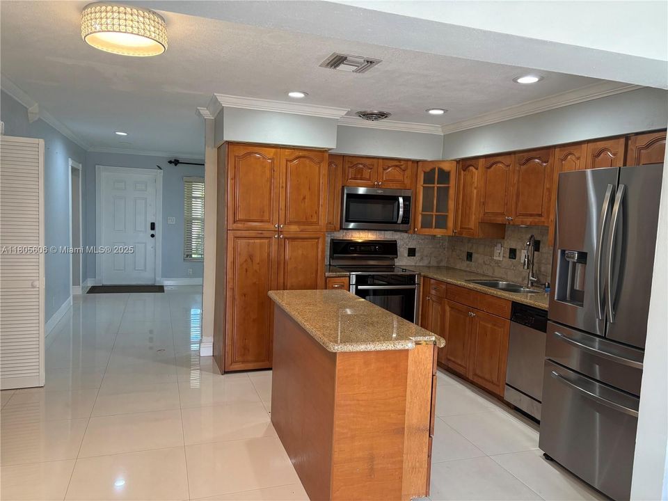 最近租的: $3,600 (4 贝兹, 2 浴室, 1680 平方英尺)