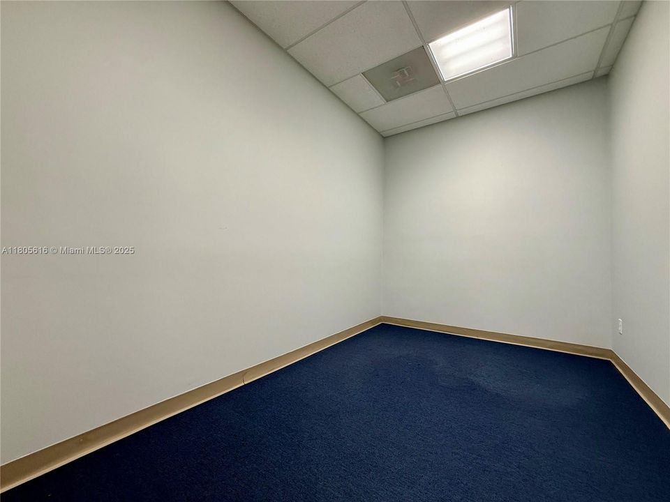 出租: $15 (0 贝兹, 0 浴室, 0 平方英尺)